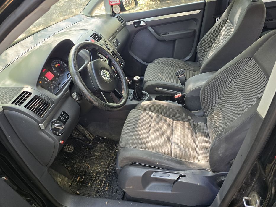 Piese Auto din Dezmembrari VW Touran 2005 2.0 diesel