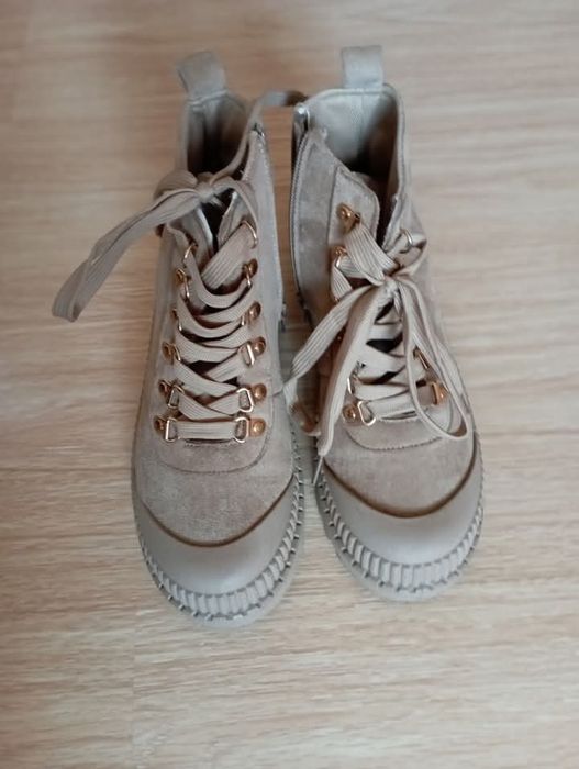 Бежови боти 37 номер