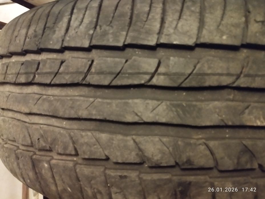 2 броя летни гуми Sava 205x55x16 (20 евро за двете)