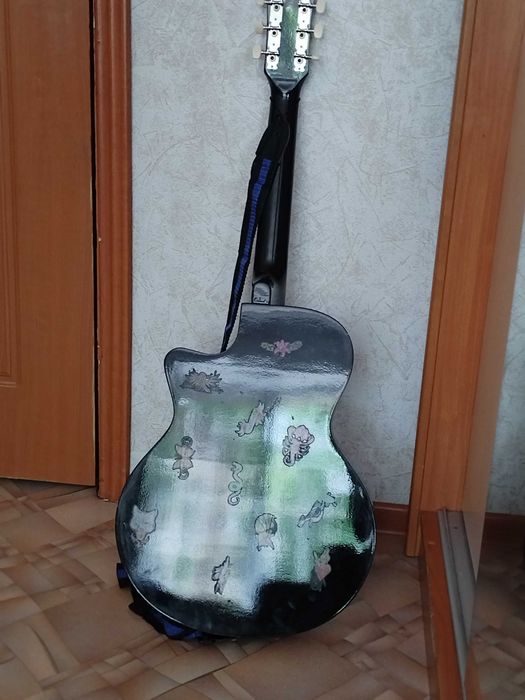 Гитара акустическая