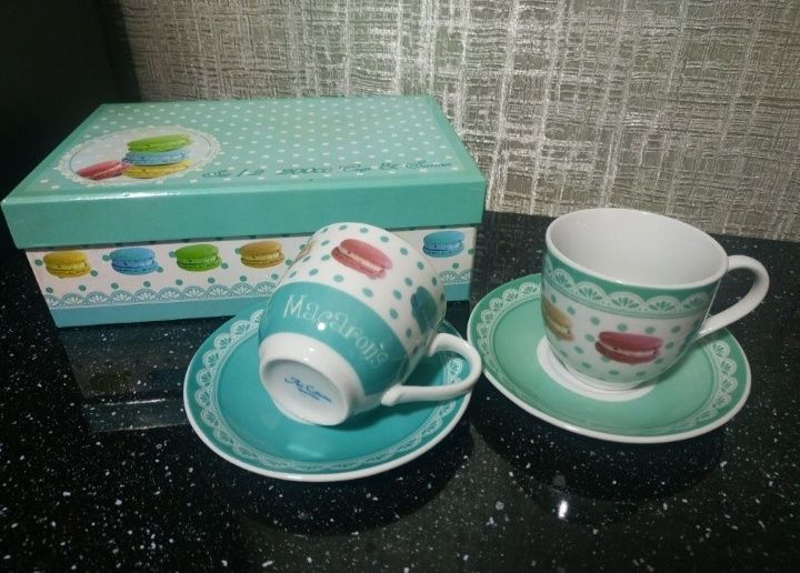 Чайные и кофейные чашки с блюдцами. См. все фото