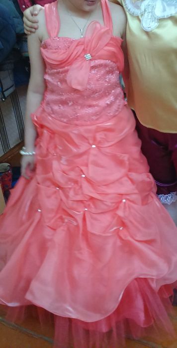 Платье вечернее б/у 15000