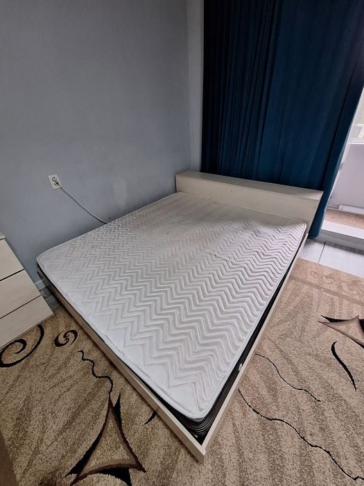 Спальная кровать и трюмо срочно б.у все за 500 000тыс