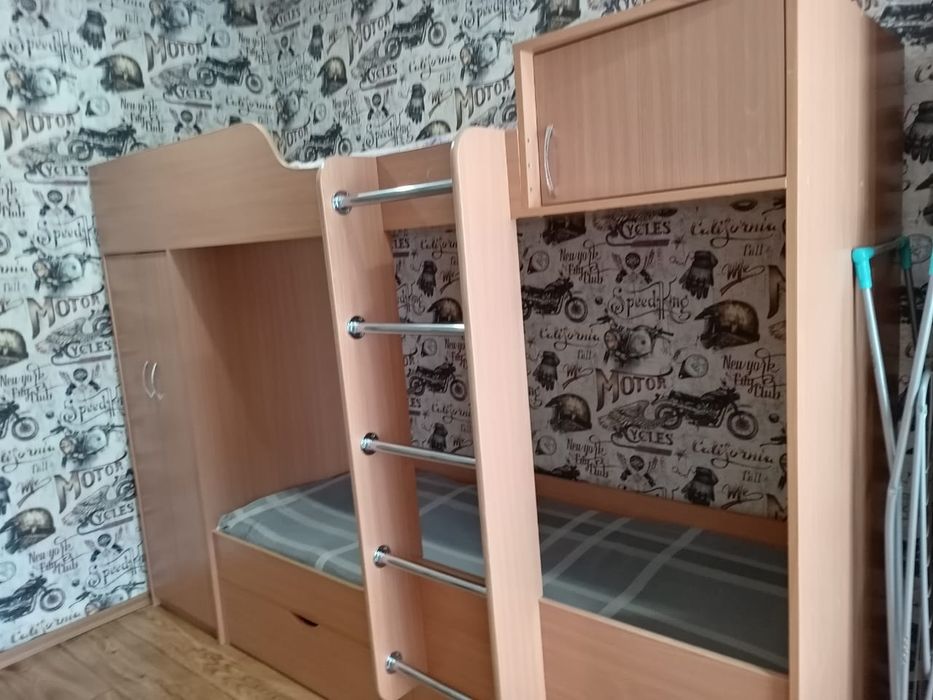 Продам двухярусную кровать