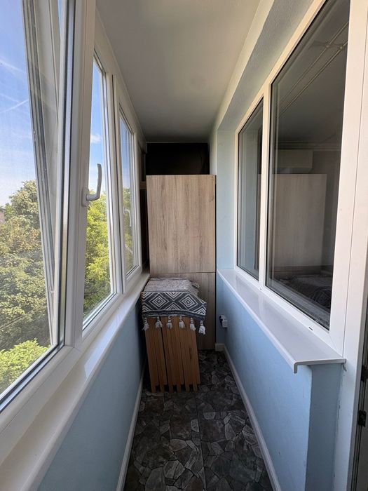 Vând apartament 2camere zona Carpați 1.