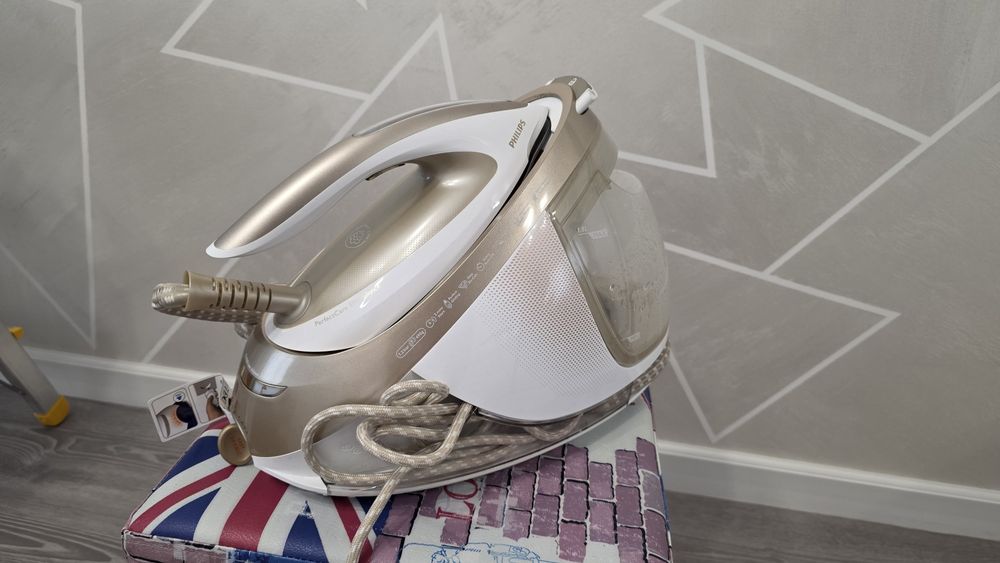 Statie de calcat Philips PerfectCare Expert GC9642/60, 2400 W, 1.8 l,