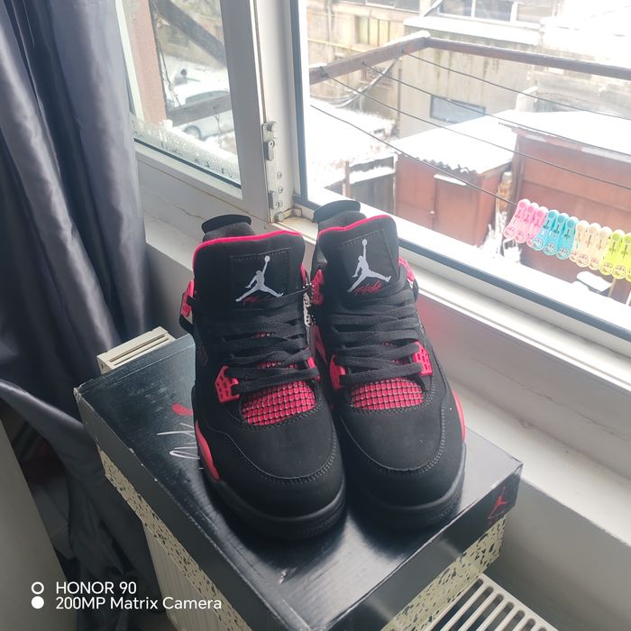 Air Jordan 4 Retro
