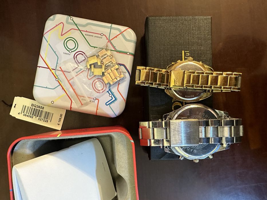 Часовник FOSSIL и Oruss