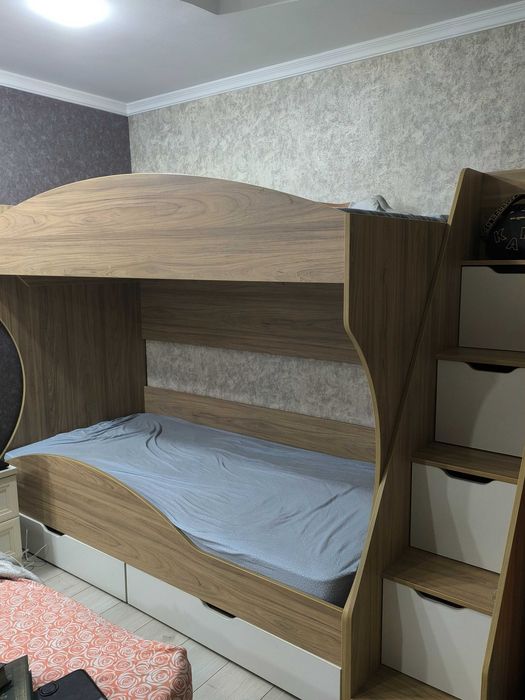 Двухъярусная кровать