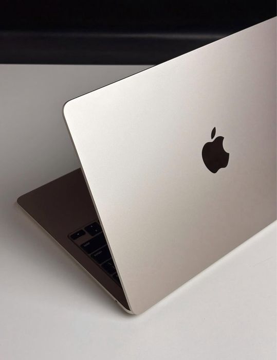 13” MacBook Air 2023 • procesor M2 • ca NOU • 96% Bateria