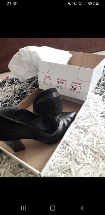 Pantofi stiletto negri de piele naturală,marca PantofiPlus