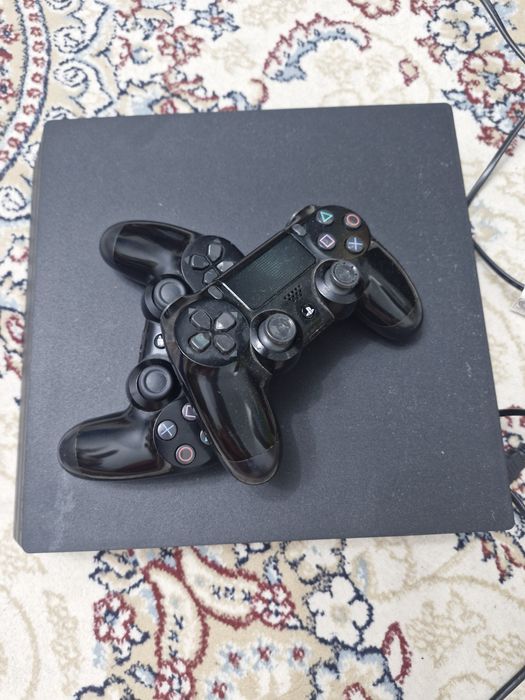 Продаётся PlayStation 4pro.