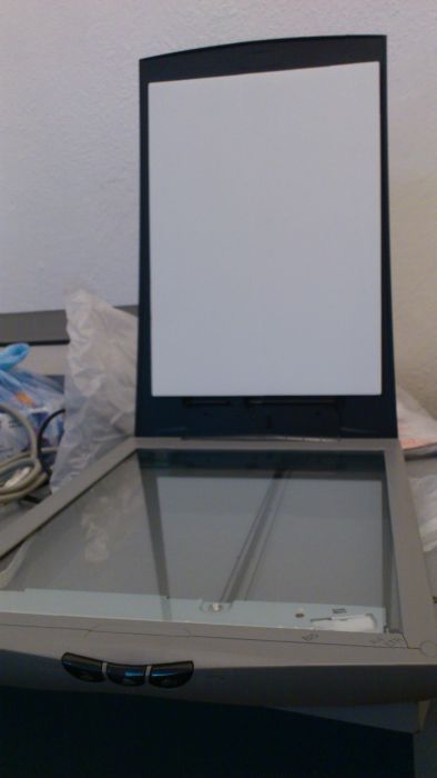 Продавам цветен принтер и цветен скенер