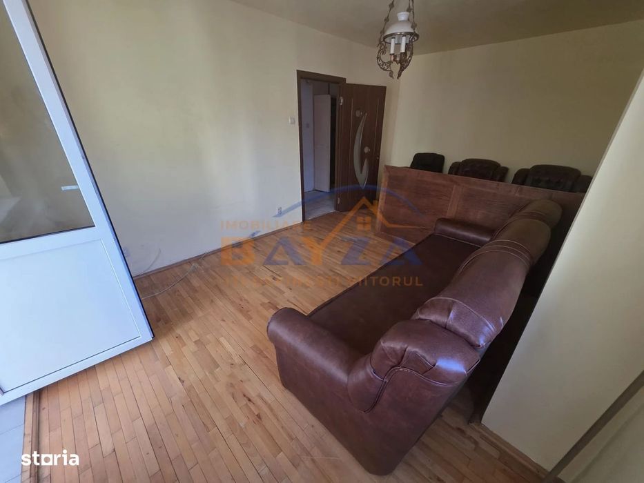 Aleea Mărăști, apartament 3 camere decomandat, etaj 2, garaj exterior