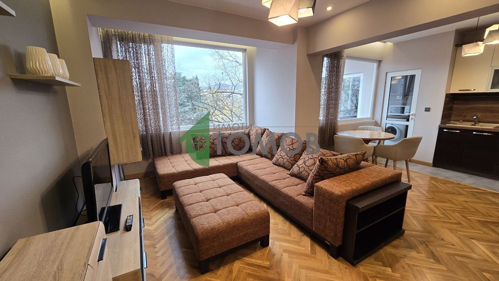 Луксозно обзаведен двустаен апартамент под наем в Център