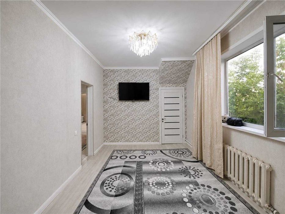 Продам 2 эт дом по ул.Тельмана.