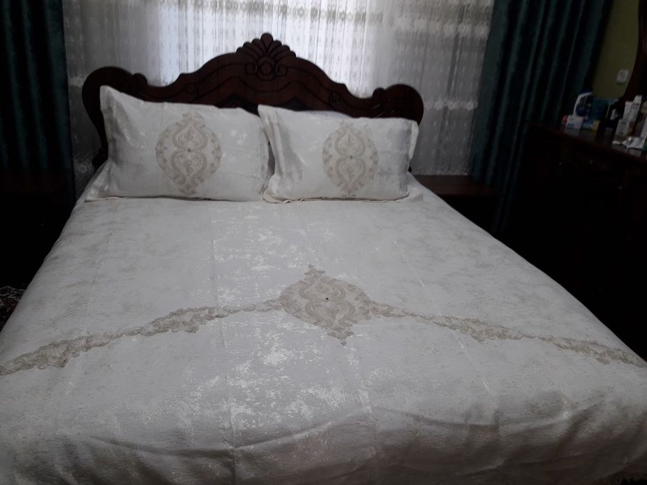 Продаётся спальный комплект