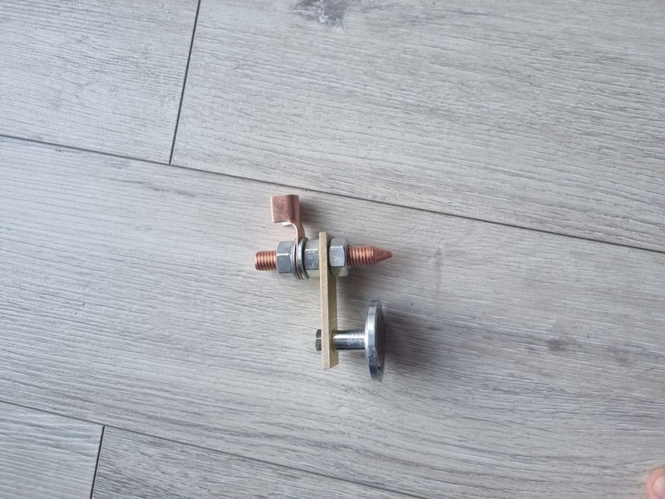 Masă magnetică pentru aparatul de sudură.