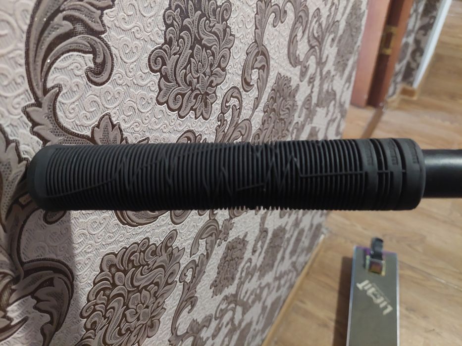 Самокат трюковой Limit