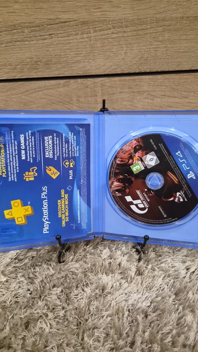 Gran Turismo Sport игра за PlayStation 4 диск