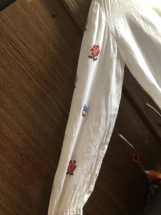 Ie Românească Autentică - Cusuta MANUAL pe Pânză de Bumbac