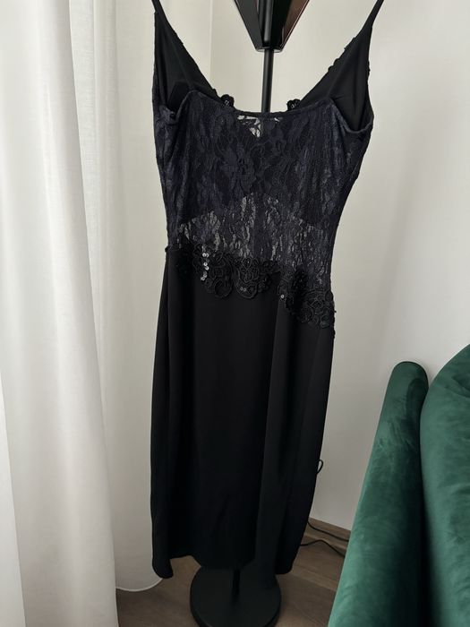 Rochie neagra eleganta