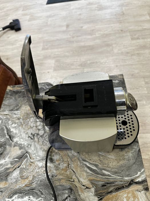 Употребявана кафе машина, работи с капсули Rioba