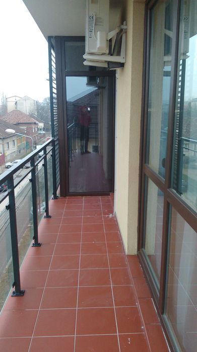 PROPRIETAR închiriez Apartament cu 2 camere în BLOC NOU în ZONA BADEA CÂRȚAN  la 10 minute de Facultatea de Medicină