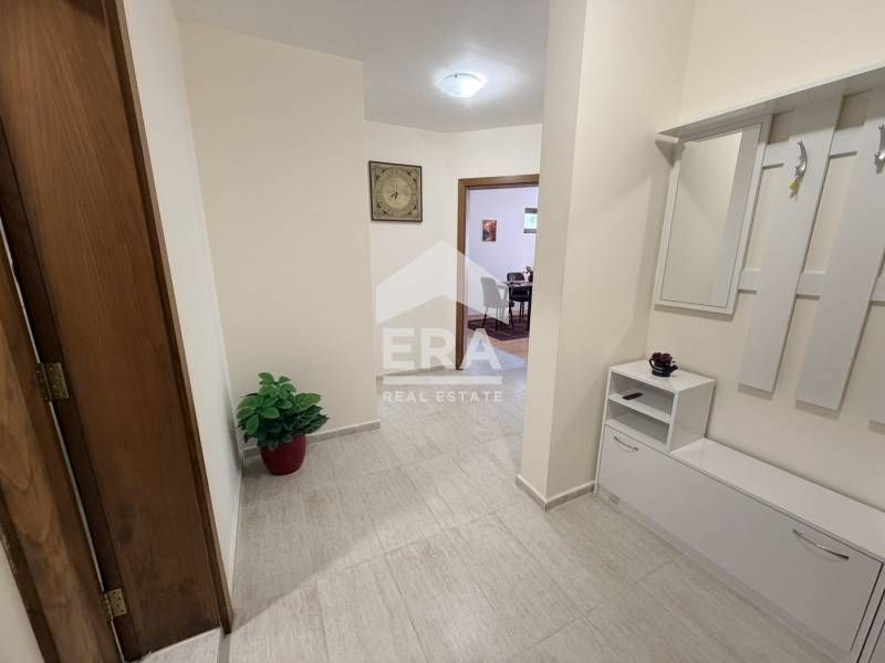 Двустаен, обзаведен, южен апартамент за продажба, с морска панорама, в