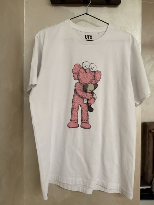 KAWS x Uniqlo UT Pink BFF Limited Edition тениска
