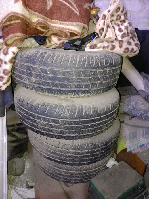Продам шины на дисках комплект