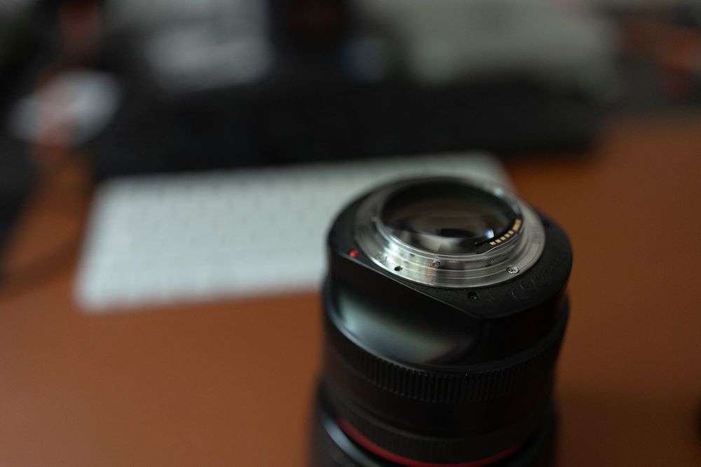 Canon EF 85mm f/1.2L II USM
