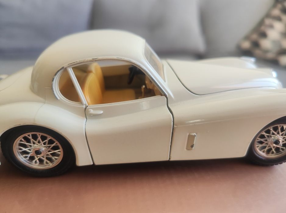 Jaguar xk 120 - Bburago