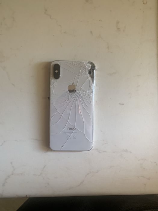 Vand iphone X pentru piese