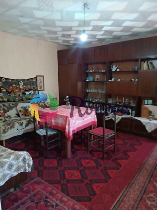 Къща в Варна, област-с.Житница с двор  2226 м2 цена 41990 евро