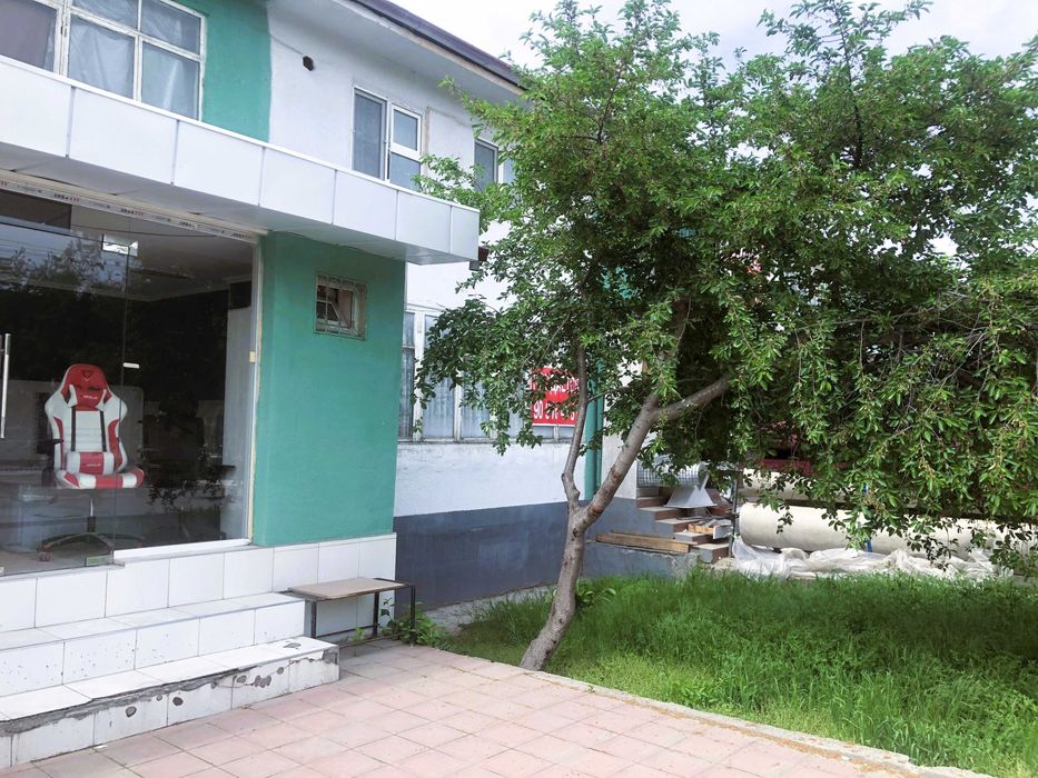 Продаётся СВОЯ квартира под магазин 2/1/2 с подвалом вдоль дороги.