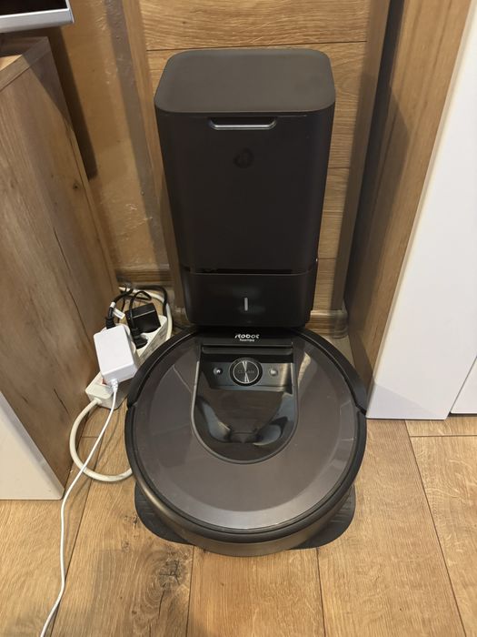Прахосмукачка работ iRobot i8+