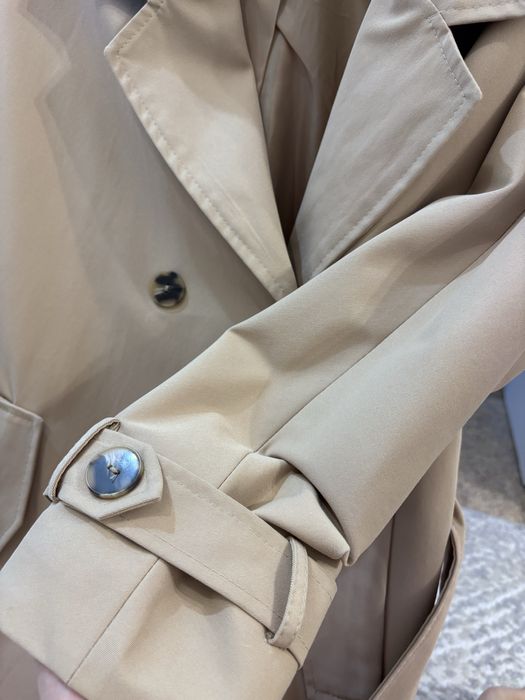 В продаже тренч