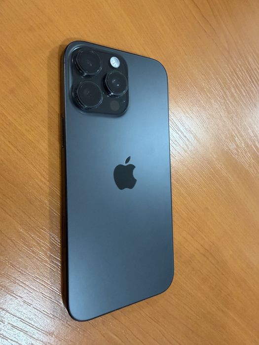 iPhone 16 Pro Max Black Titanium – 256 GB – stare perfectă