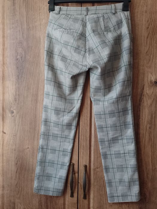 Pantaloni damă Stradivarius