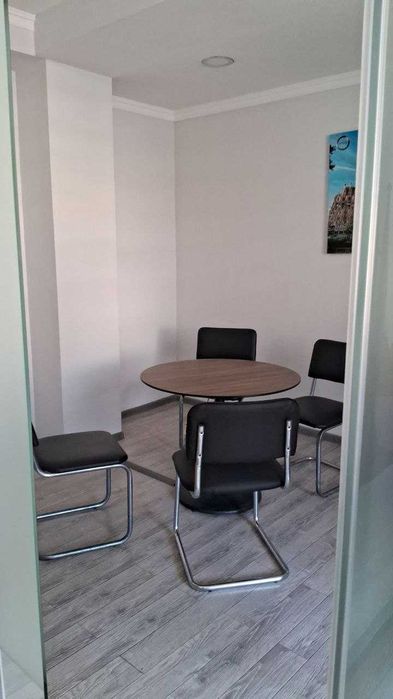 Сдается офис 150м2 3 кабинета и санузел в центре