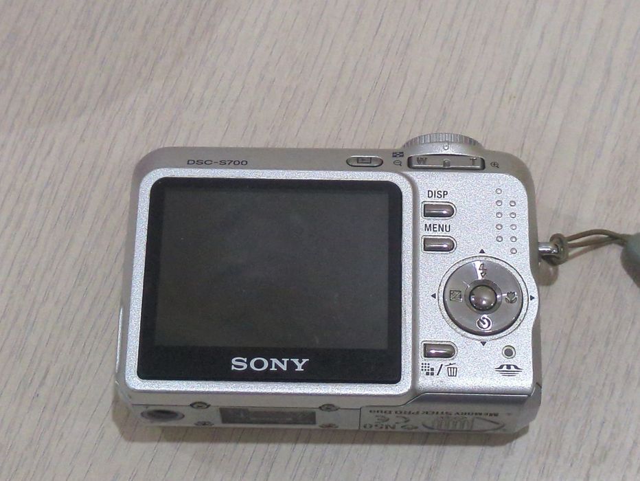 Sony Cyber-shot DSC-S700