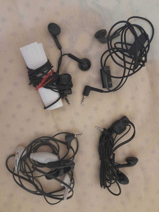 Чисто нови слушалки SAMSUNG, NOKIA, LG и други