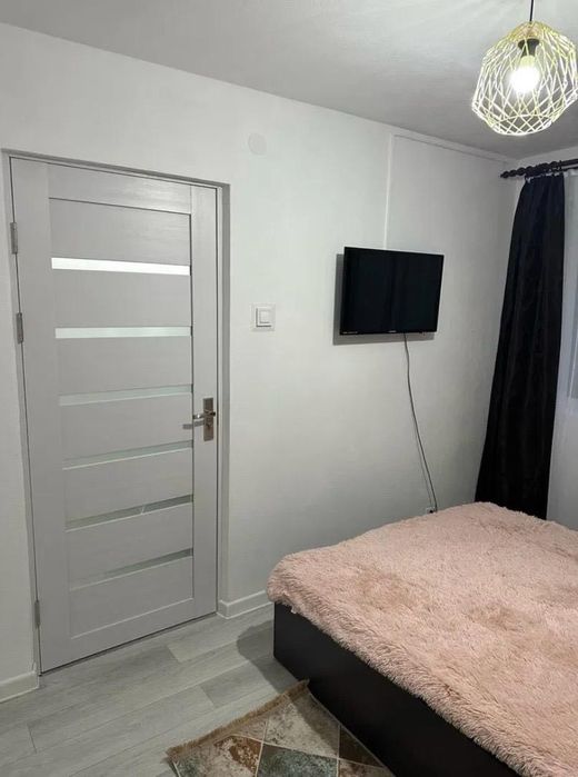 Apartament 3 camere de vanzare