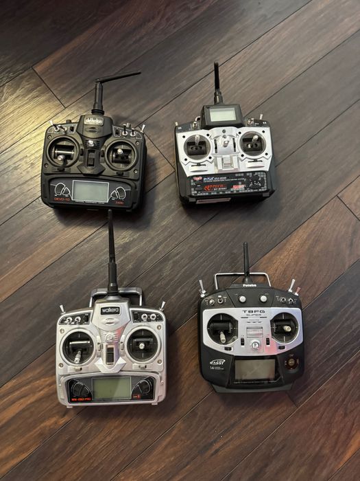 Pachet 3 drone profesionale împreună cu toate accesoriile