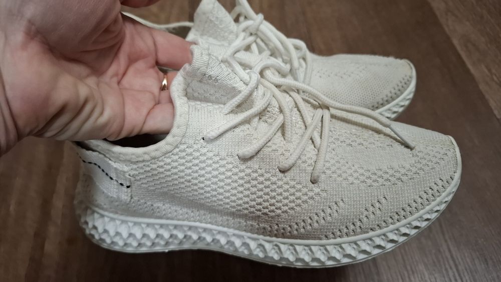 Белые текстильные кроссовки (слипоны). Размер 37 и 39