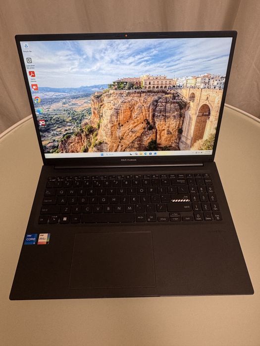 Laptop ASUS Vivobook 16 (X1605Z) – i5 Gen 12, 16GB RAM, 512GB SSD, Stare Foarte Bună