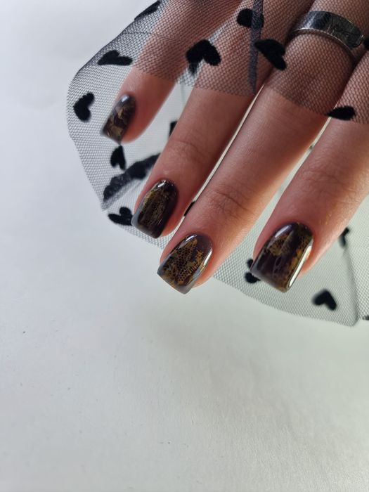 Маникюр и педикюр