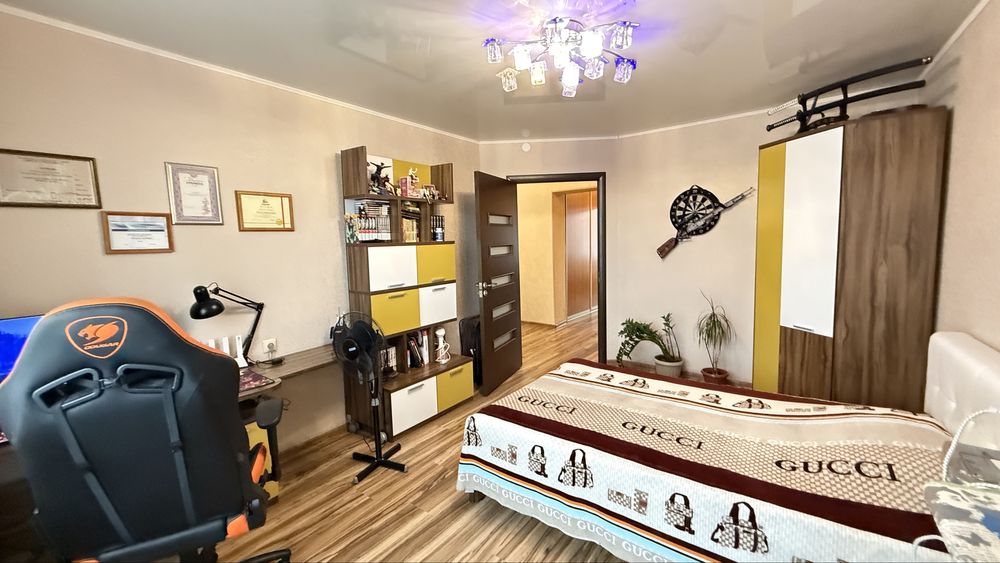 3 комнт, 5/5, 97,9 кв, район Дельфин