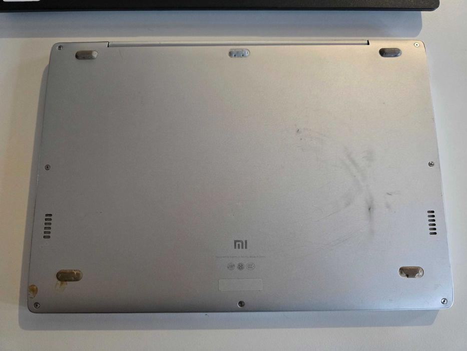Лаптоп Xiaomi Air 12.5 неработещ
